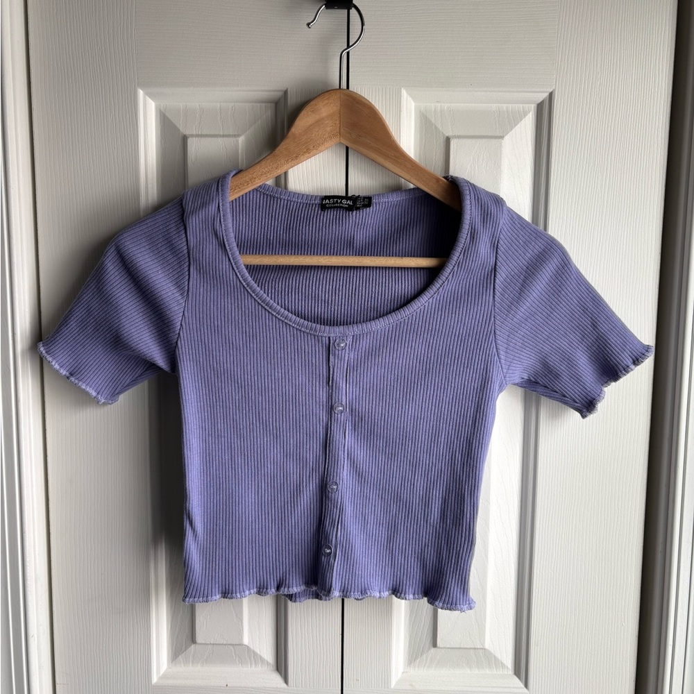 Nasty Gal Purple Short Sleeve Ribbed Button Crop Top Size 2 NWT